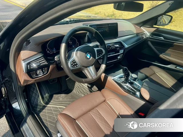 BMW 5 series PHEV 2021 Черный из Китая, фото 2