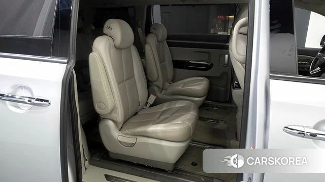 Kia The New Carnival 2018 Серебряный из Кореи, фото 2