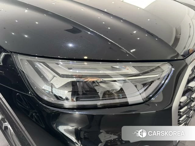Audi Q5L Sportback 2022 Черный из Китая, фото 2