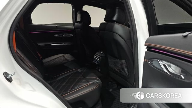Genesis GV70 2025 Белый из Кореи, фото 2