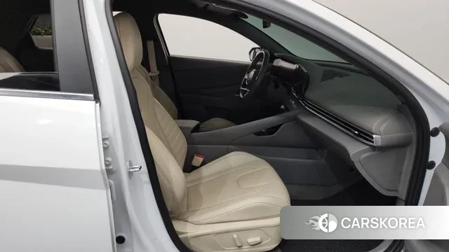 Hyundai The New Avante (CN7) 2023 Белый из Кореи, фото 2