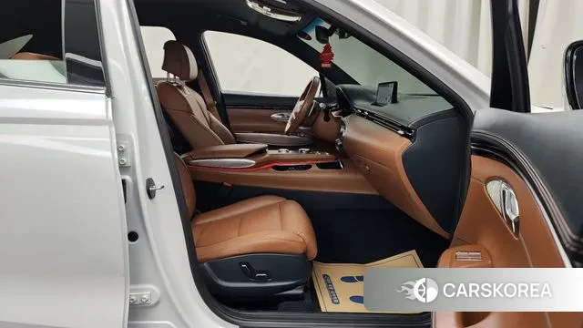 Genesis GV70 2023 Белый из Кореи, фото 2