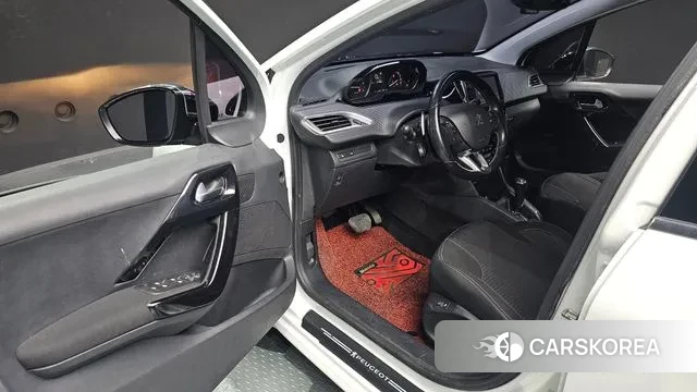 Peugeot 208 2018 Белый из Кореи, фото 2