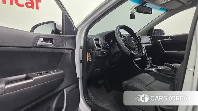 Kia Sportage 4th Generation 2018 Серебряный из Кореи, фото 2