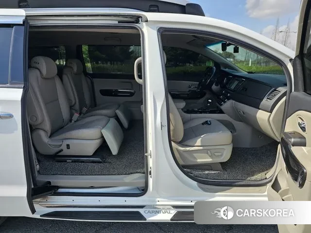 Kia The New Carnival 2020 Белый из Кореи, фото 2
