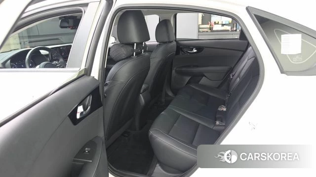 Kia The New K3 2nd generation 2024 Белый из Кореи, фото 2
