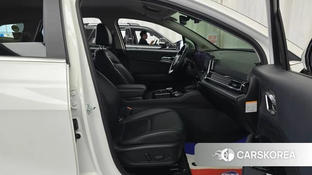 Kia Sportage 5th Generation Hybrid 2021 Белый из Кореи, фото 2