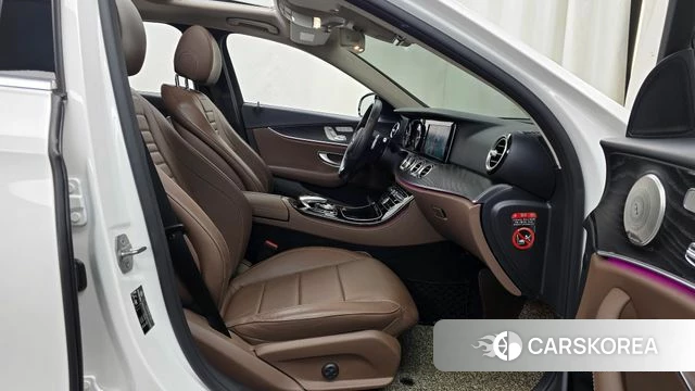 Mercedes-Benz E-Class W213 2018 Белый из Кореи, фото 2