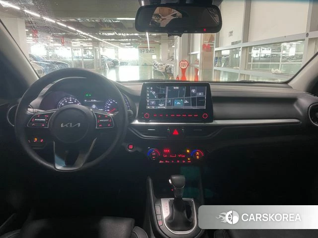 Kia The New K3 2nd generation 2022 Белый из Кореи, фото 2