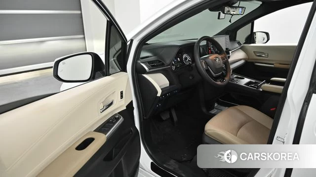 Toyota Sienna 4th Generation 2023 Белый из Кореи, фото 2