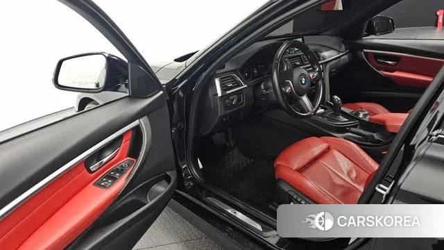 BMW 3 Series (F30) 2018 Черный из Кореи, фото 2