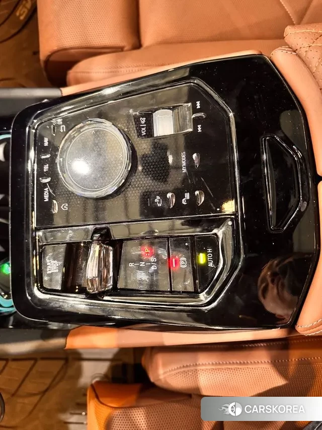 BMW 5 Series (G60) 2025 Серый из Кореи, фото 2