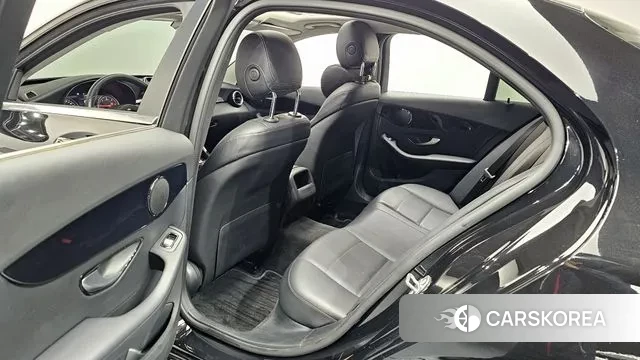 Mercedes-Benz C-Class W205 2018 Черный из Кореи, фото 2