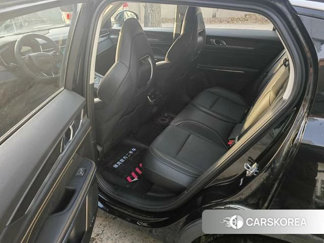Lynk 01 2024 Черный из Китая, фото 2