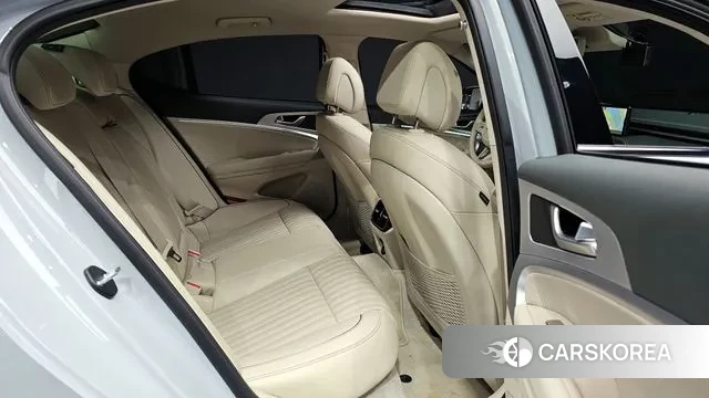 Genesis The New G70 2022 Цвет галактики из Кореи, фото 2