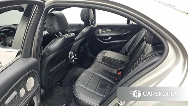 Mercedes-Benz E-Class W213 2022 Серый из Кореи, фото 2