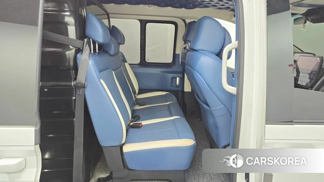 Hyundai Staria 2022 Белый из Кореи, фото 2