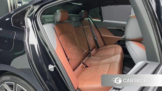BMW 5 Series (G60) 2025 Черный из Кореи, фото 2