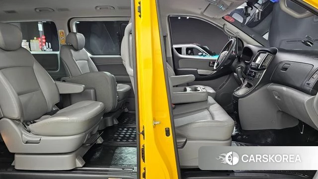 Hyundai The New Grand Starex 2021 Желтый из Кореи, фото 2