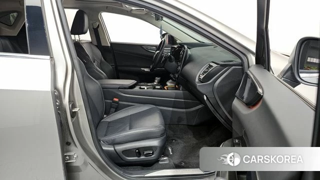 Lexus NX350h Second generation 2024 Серебристо-серый из Кореи, фото 2