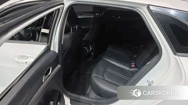 Kia The New K5 3rd generation 2024 Белый из Кореи, фото 2