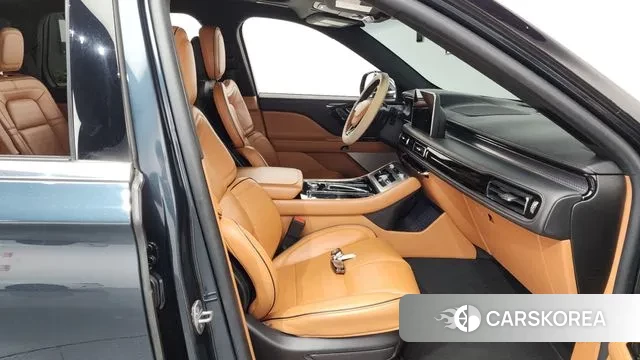 Lincoln Aviator 2nd generation 2022 Серый из Кореи, фото 2