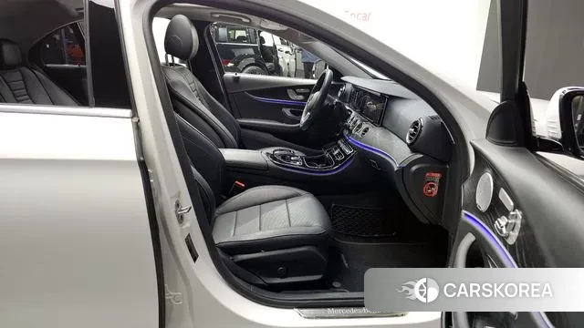 Mercedes-Benz E-Class W213 2019 Белый из Кореи, фото 2