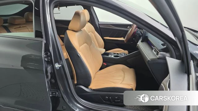Kia K5 3rd generation 2023 Серый из Кореи, фото 2