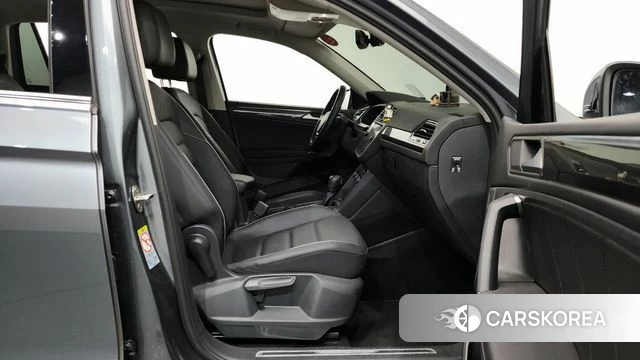 Volkswagen Tiguan Allspace 2020 Серый из Кореи, фото 2