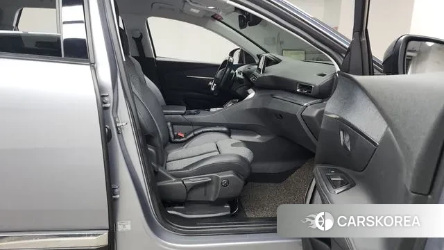 Peugeot 5008 second generation 2018 Серый из Кореи, фото 2