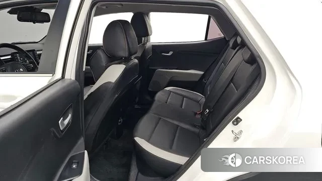 Kia Stonic 2018 Белый из Кореи, фото 2