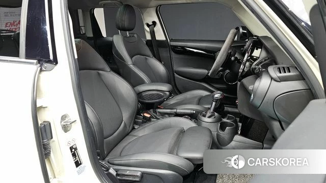 Mini Cooper S 2019 Жемчужный цвет из Кореи, фото 2