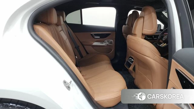Mercedes-Benz E-Class W214 2025 Белый из Кореи, фото 2