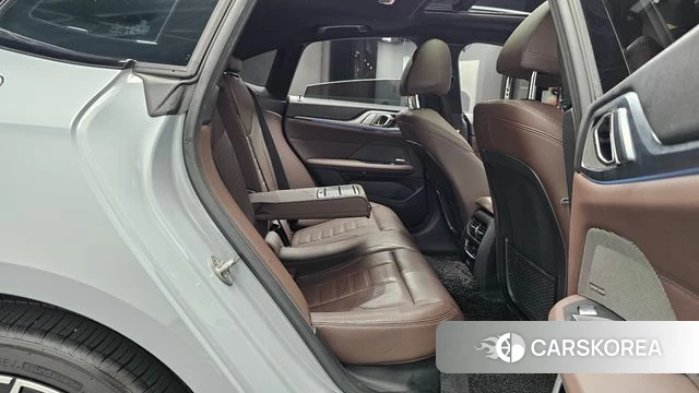 BMW i4 2022 Небесно-голубой из Кореи, фото 2