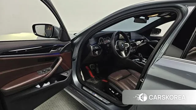 BMW 5 Series (G30) 2019 Серый из Кореи, фото 2