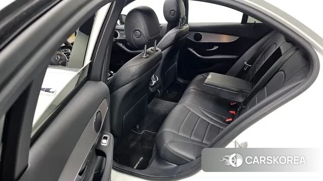 Mercedes-Benz C-Class W205 2021 Белый из Кореи, фото 2