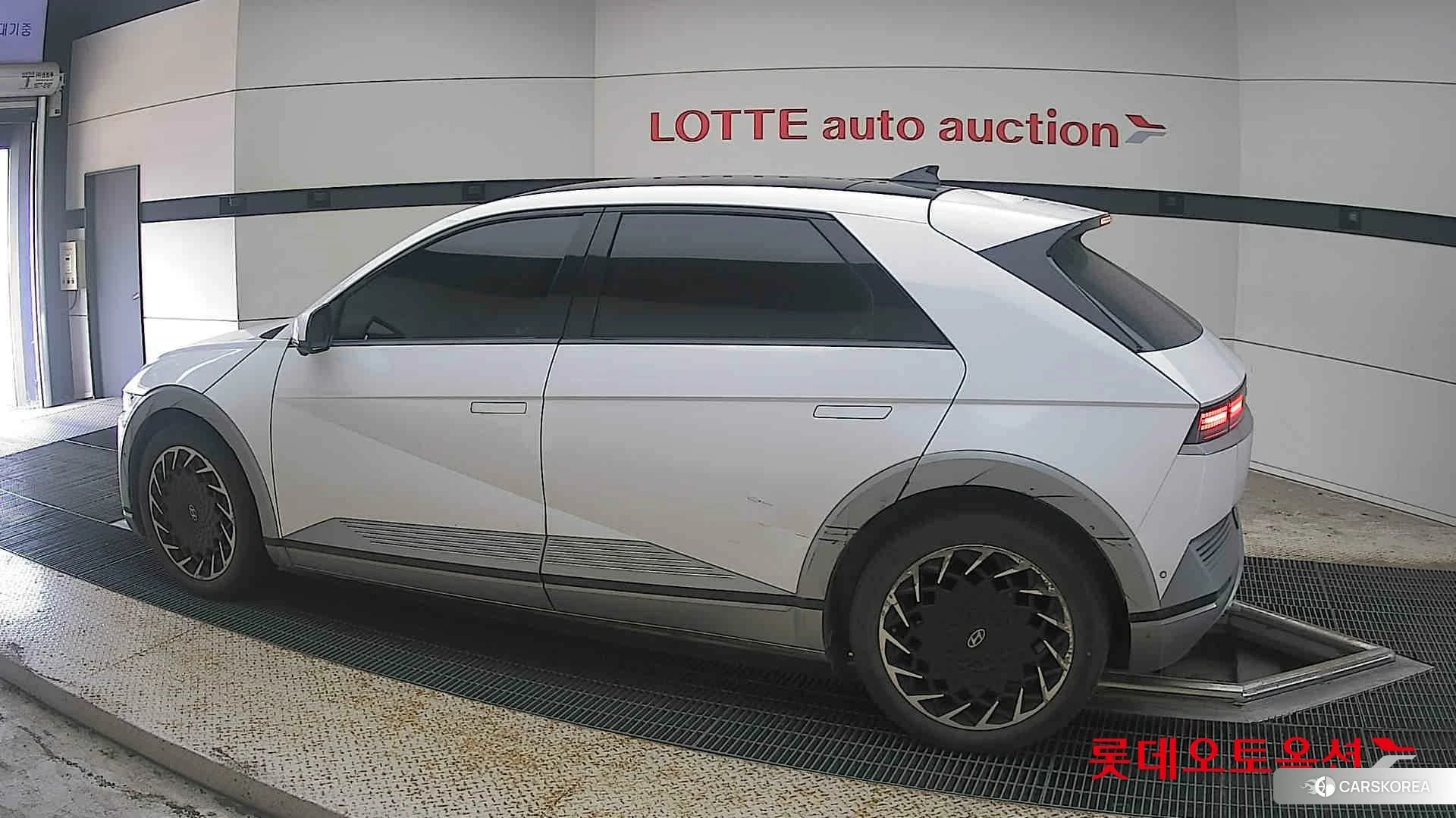 Hyundai IONIQ 5 2022 Atlas White из Кореи, фото 2