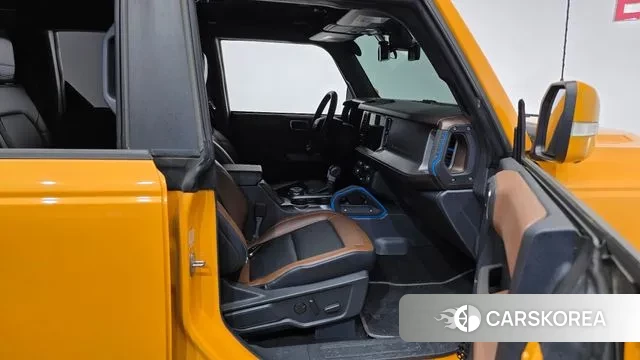 Ford Bronco 6th Generation 2022 Желтый из Кореи, фото 2