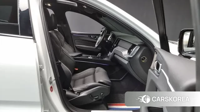 Volvo XC60 second Generation 2021 Белый из Кореи, фото 2