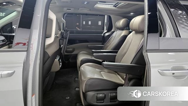 Kia The New Carnival 4th Generation 2024 Серый из Кореи, фото 2