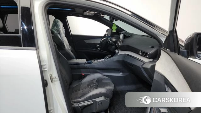 Peugeot 5008 second generation 2018 Белый из Кореи, фото 2