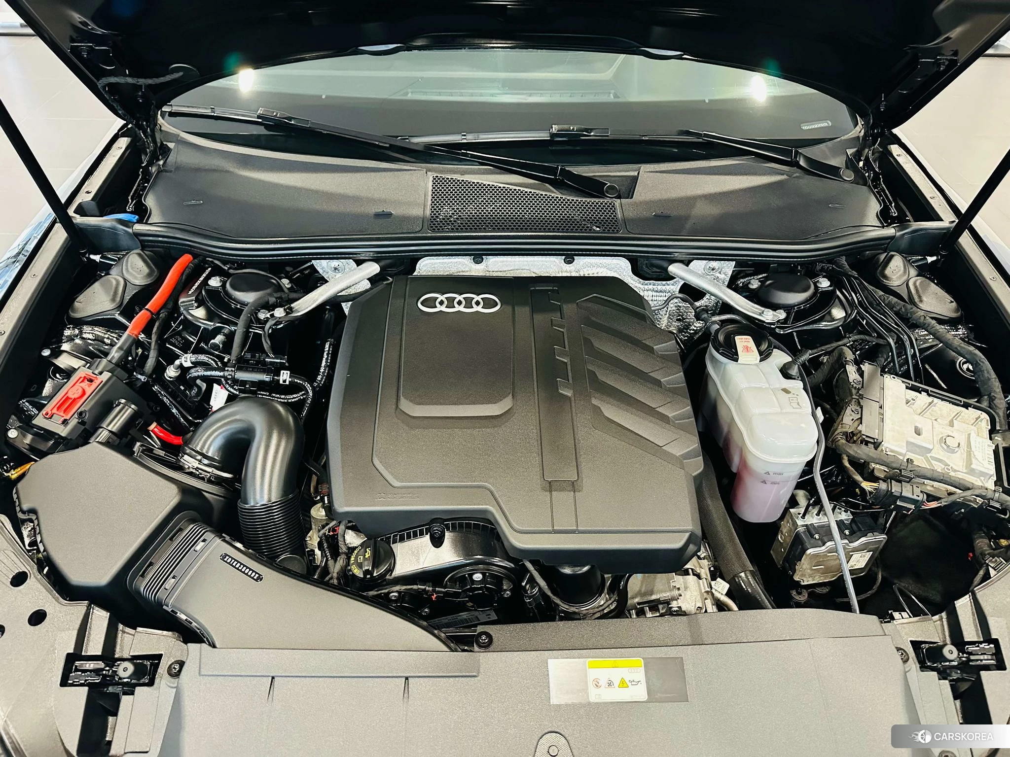Audi A6L 2023 Черный из Китая, фото 2