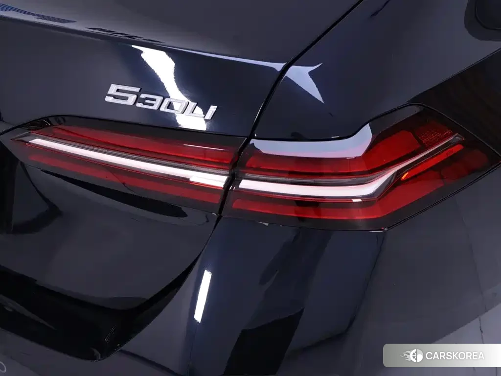 BMW 5 series 2024 Черный из Китая, фото 2