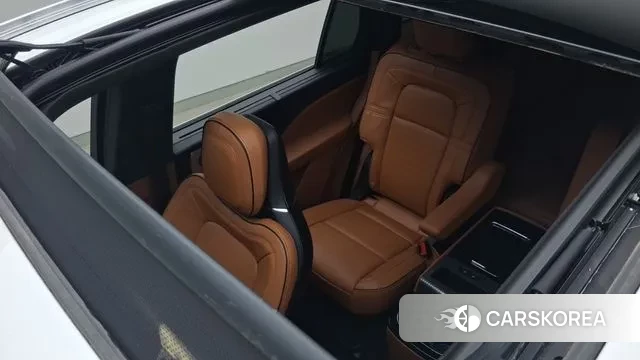 Lincoln Aviator 2nd generation 2023 Белый из Кореи, фото 2