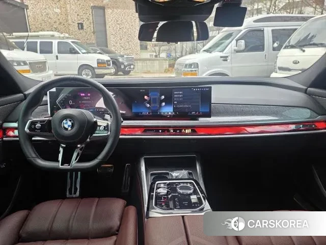 BMW 7 Series (G70) 2024 Черный из Кореи, фото 2