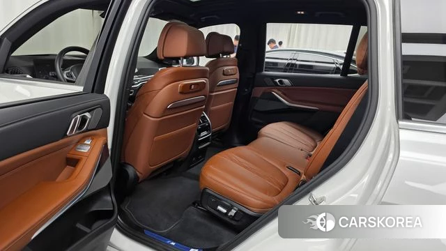 BMW X7 (G07) 2024 Белый из Кореи, фото 2