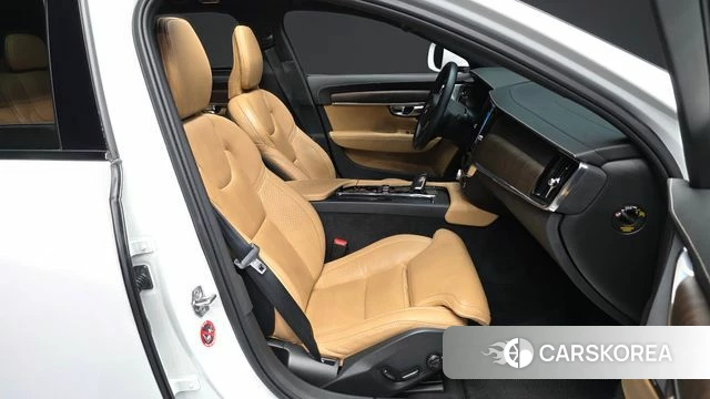 Volvo V90 Cross-Country 2021 Белый из Кореи, фото 2