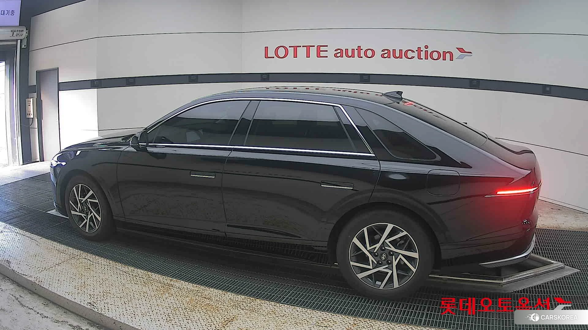Hyundai Grandeur Hybrid 2023 Abyss Black Pearl из Кореи, фото 2