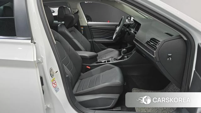 Volkswagen 7th Generation of Jetta 2022 Белый из Кореи, фото 2