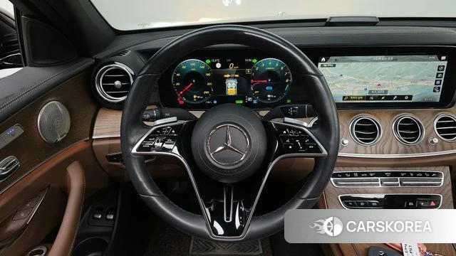 Mercedes-Benz E-Class W213 2021 Черный из Кореи, фото 2